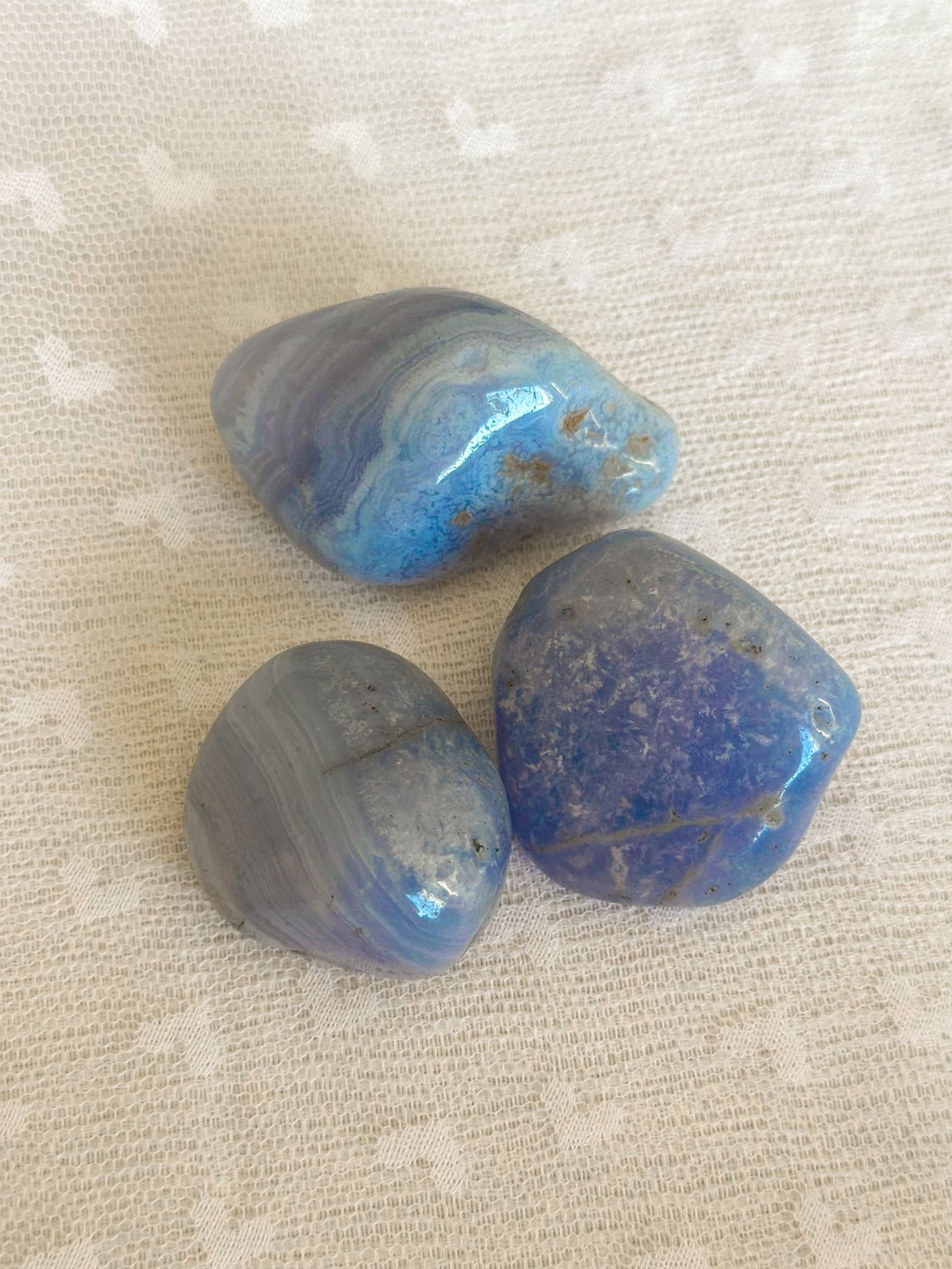Chalcedoon Trommelsteen Groot – Zachte Helderheid